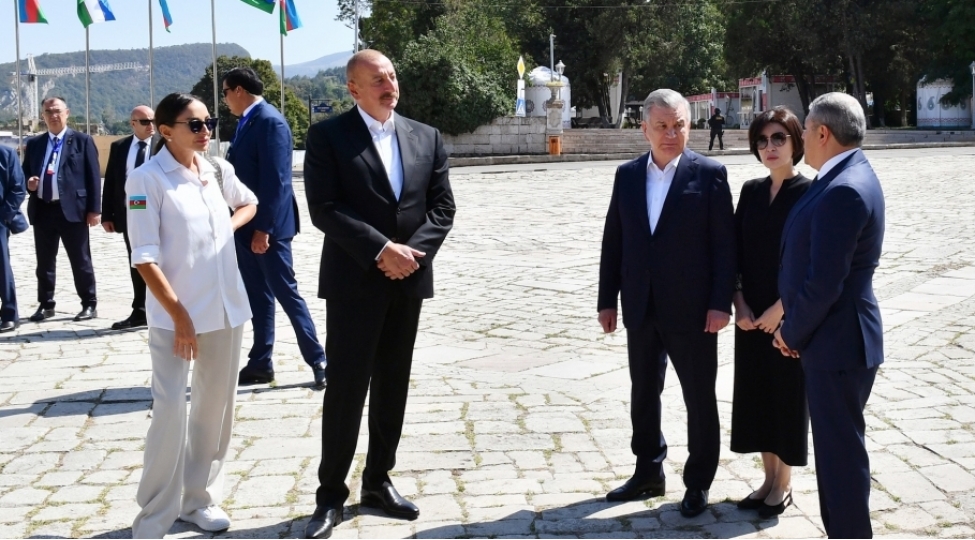 azerbaycan-ile-ozbekistan-prezidentleri-ve-xanimlari-shushaya-sefer-edibler-yenilenib