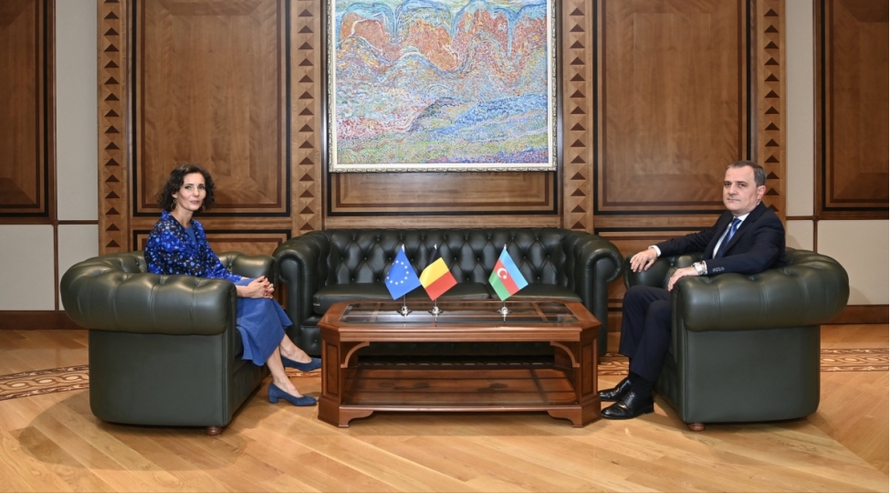 ceyhun-bayramov-belchika-xin-rehberi-ile-regional-meseleleri-muzakire-etdik