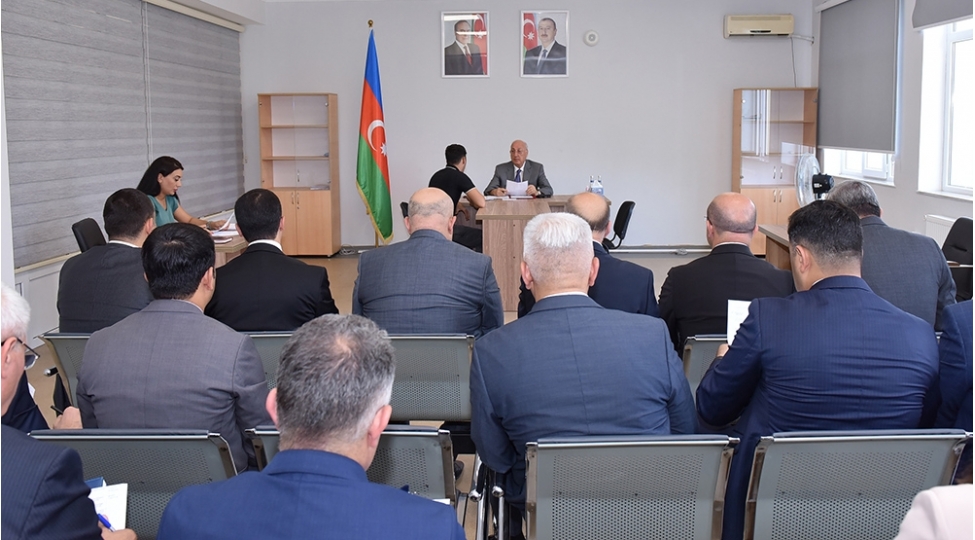sumqayitin-29-cu-mehellesinde-zakir-ferecov-terefinden-verendash-qebulu-kechirilib