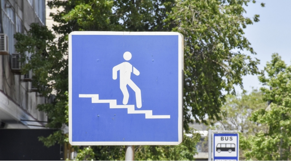 niim-piyada-kechidlerinden-istifade-ile-bagli-muraciet-etdi