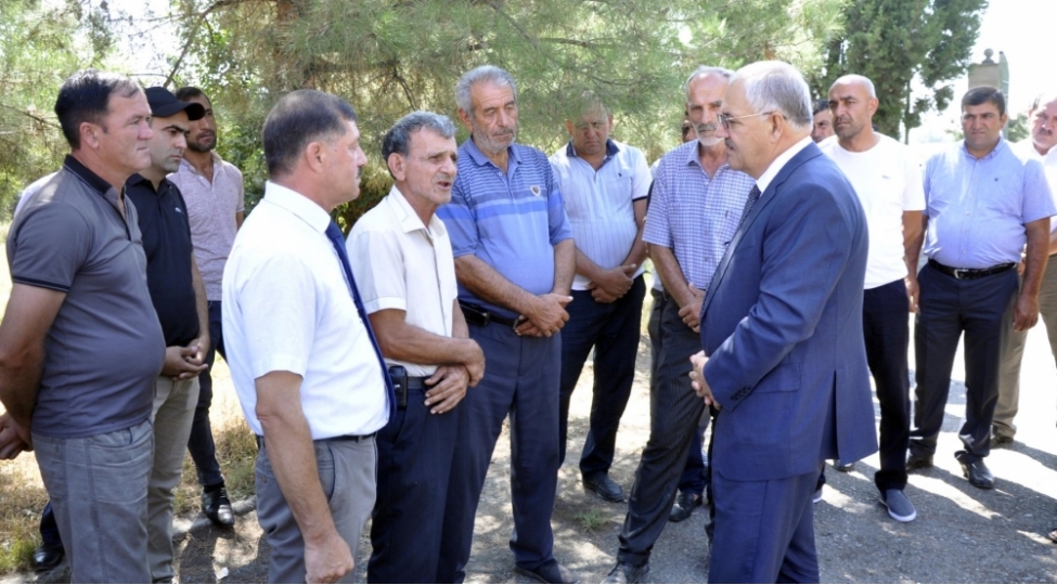 vaqif-hesenovun-uchoglan-kendinin-sakinleri-ile-seyyar-qebul-gorushu-kechirilib-foto