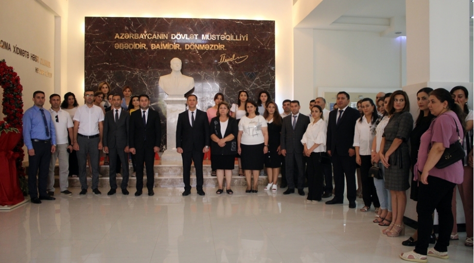 genc-partiya-feallari-heyder-eliyev-merkezini-ziyaret-edibler-foto-9