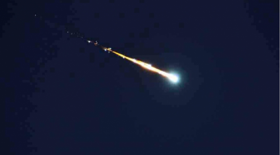 turkiyenin-sherq-vilayetlerine-meteorit-dushub-video