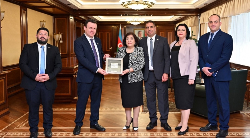 sahibe-qafarova-israil-azerbaycan-parlamentlerarasi-elaqeler-uzre-dostluq-qrupunun-uzvlerini-qebul-edib