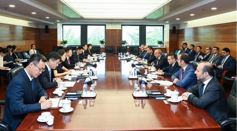 azerbaycan-chinle-infrastruktur-layiheleri-uzre-qarshiliqli-fealiyyetin-teshviqini-muzakire-edib