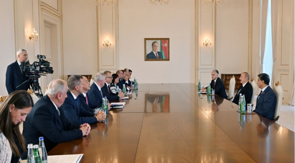 prezident-ilham-eliyev-slovakiya-parlamenti-sedrinin-rehberlik-etdiyi-numayende-heyetini-qebul-edib-foto