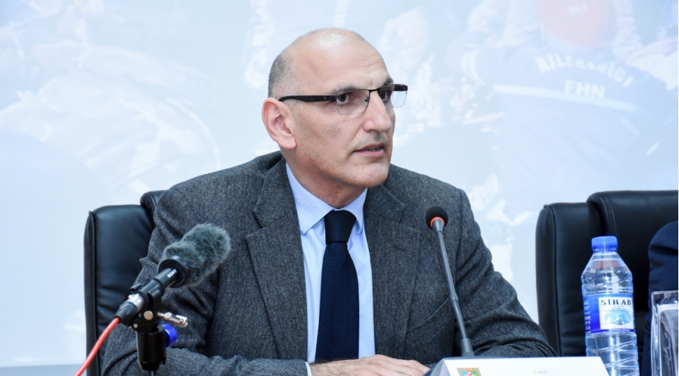 elchin-emirbeyov-lachin-yolunda-veziyyetin-helli-yolunu-achiqlayib