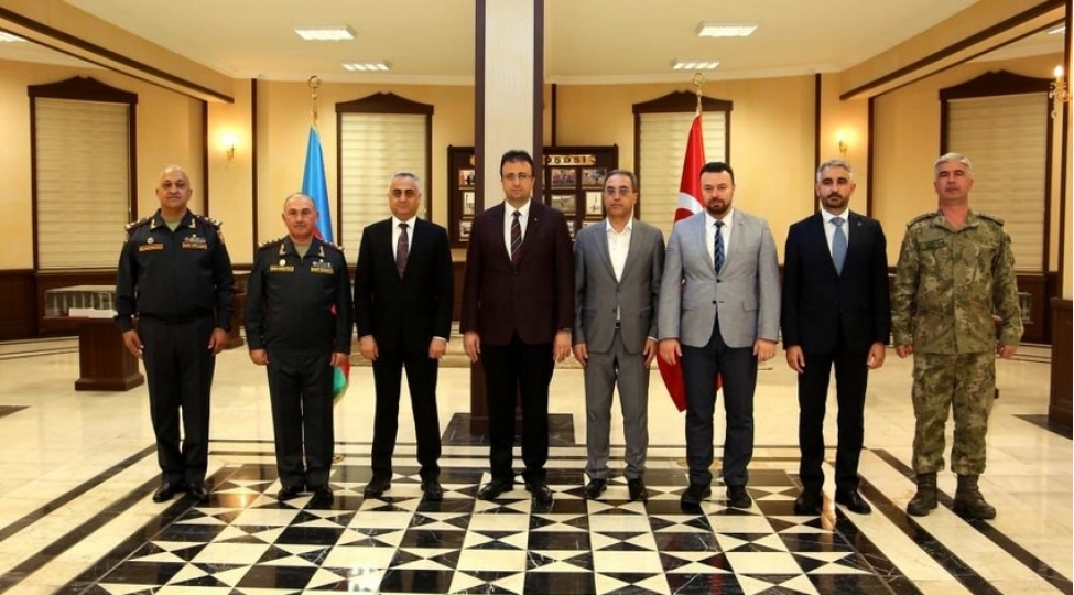prezidentin-selahiyyetli-numayendesi-temas-xettindeki-veziyyetle-maraqlanib