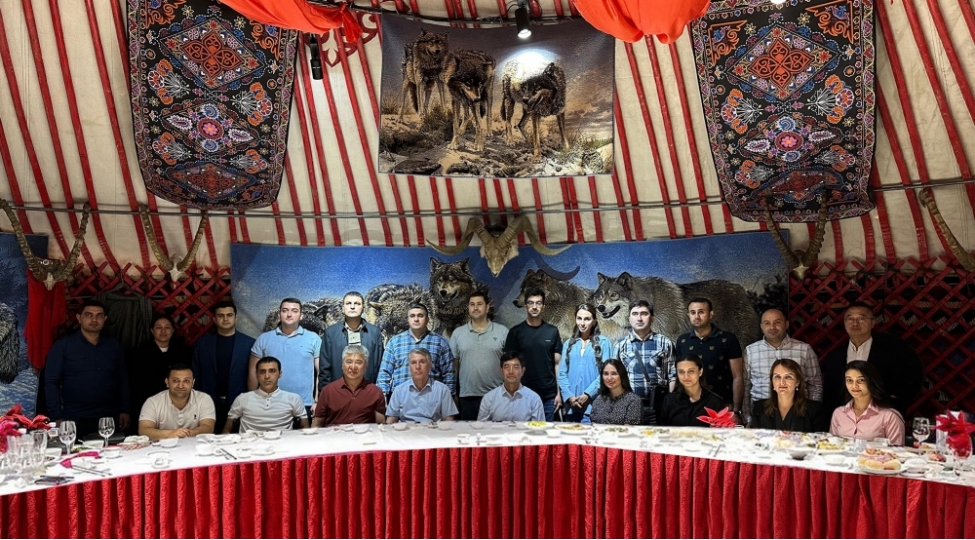yap-numayende-heyeti-chine-sefer-edib-foto