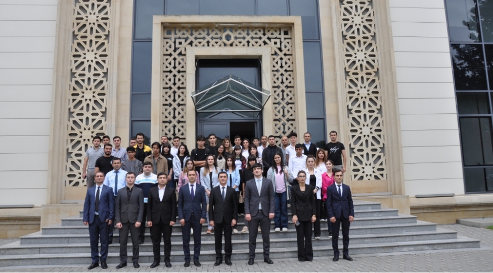 genc-partiya-feallari-heyder-eliyev-merkezini-ziyaret-edibler-foto-11