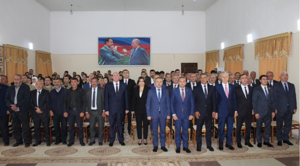 qalib-ve-qudretli-azerbaycan-dovleti-heyder-eliyev-siyasetinin-tentenesidir-foto