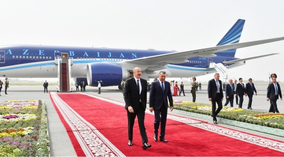 prezident-ilham-eliyev-tacikistana-sefere-gedib