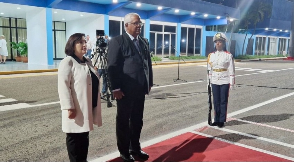 sahibe-qafarova-kubaya-sefere-gedib-foto