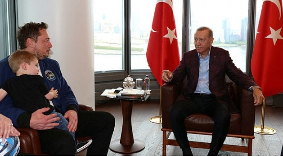 mask-erdoganla-gorushe-oglu-ile-geldi-video