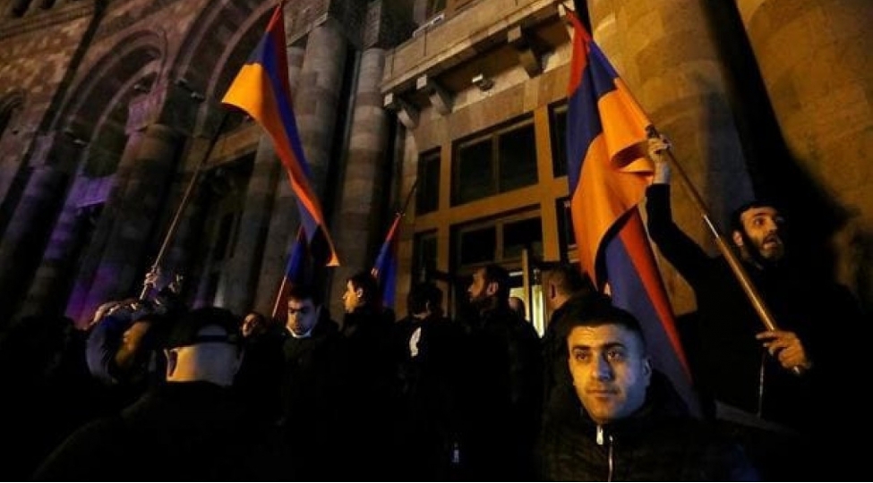 ermenistan-polisi-aksiyani-dagitmaq-uchun-ses-qumbaralarindan-istifade-edib