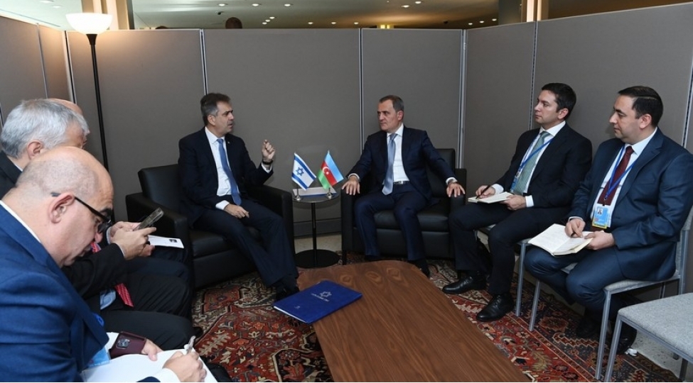 ceyhun-bayramov-israilli-hemkari-ile-ermenistanin-herbi-texribatlarini-muzakire-edib