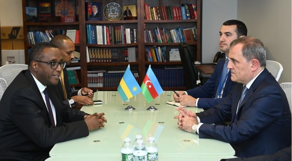 ceyhun-bayramov-ruandanin-xarici-ishler-naziri-ile-gorushub-foto