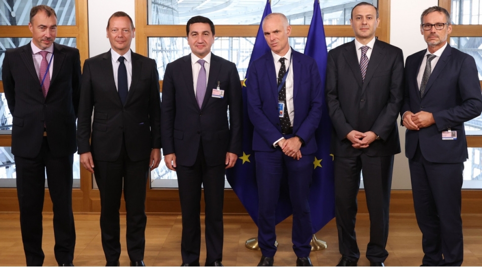 hikmet-haciyev-brusselde-ermenistan-tehlukesizlik-shurasinin-katibi-ile-gorushub