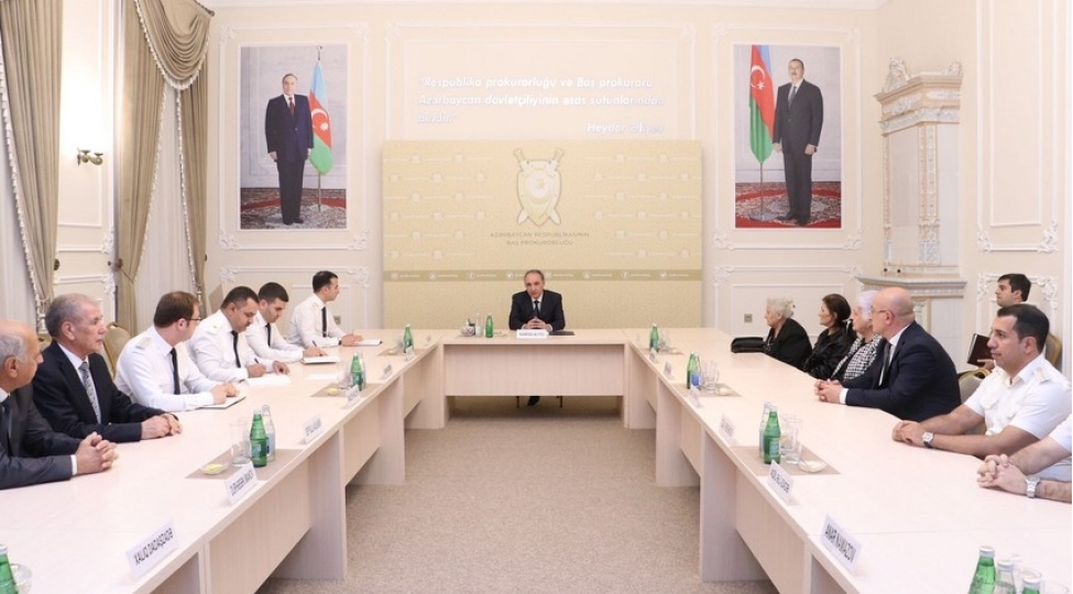bash-prokuror-veten-muharibesinde-ishtirak-eden-prokurorluq-ishchileri-ile-gorushub
