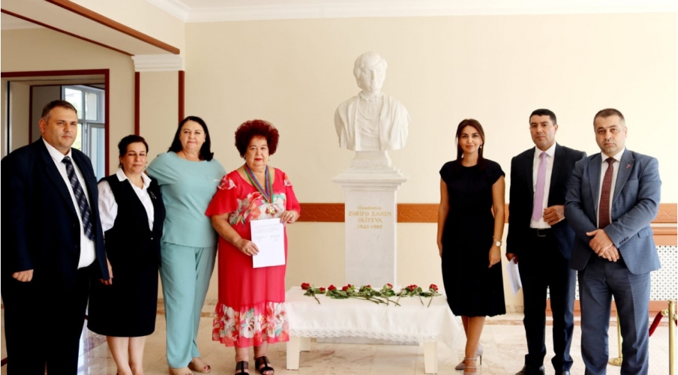 irpendeki-zerife-eliyeva-adina-xarici-diller-liseyi-ile-shahtaxti-orta-mektebi-emekdashliq-edecek