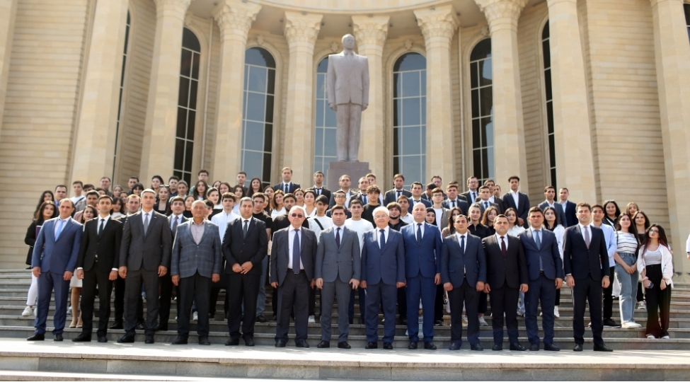 heyder-eliyev-fenomeninin-dovletchilik-tariximizde-mustesna-rolu-var-foto