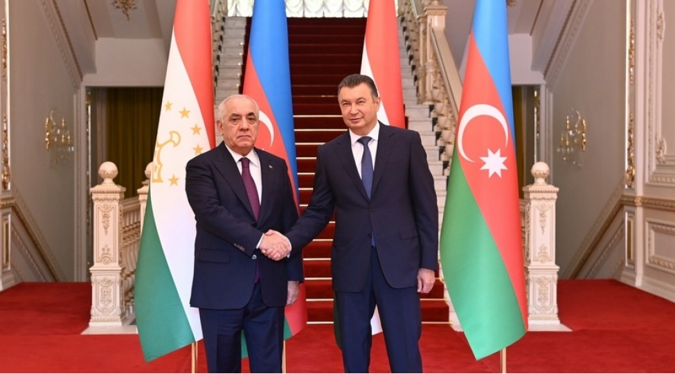 bash-nazir-eli-esedov-dushenbede-tacikistanli-hemkari-ile-gorushub