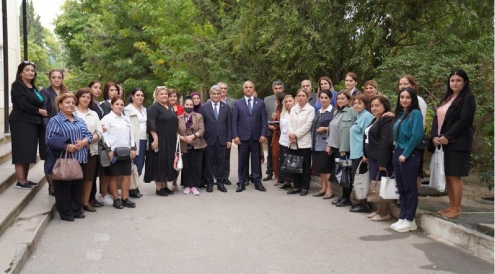 bineqedide-sakinlerle-gorushler-davam-edir-foto