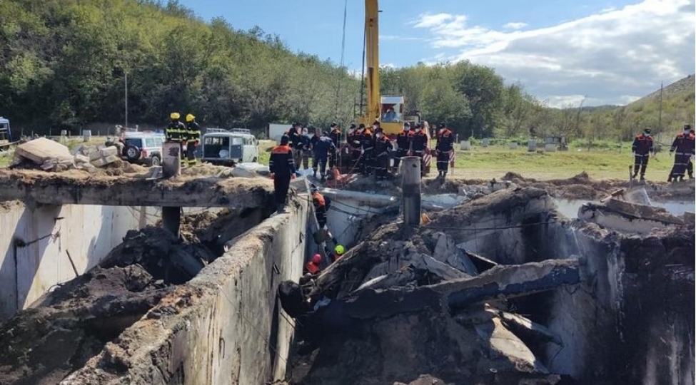 fhn-xankendi-yaxinliginda-partlayishla-bagli-xilasetme-ishleri-bitib-xilasedicilerimiz-48-neferin-cesedini-chixarib-video