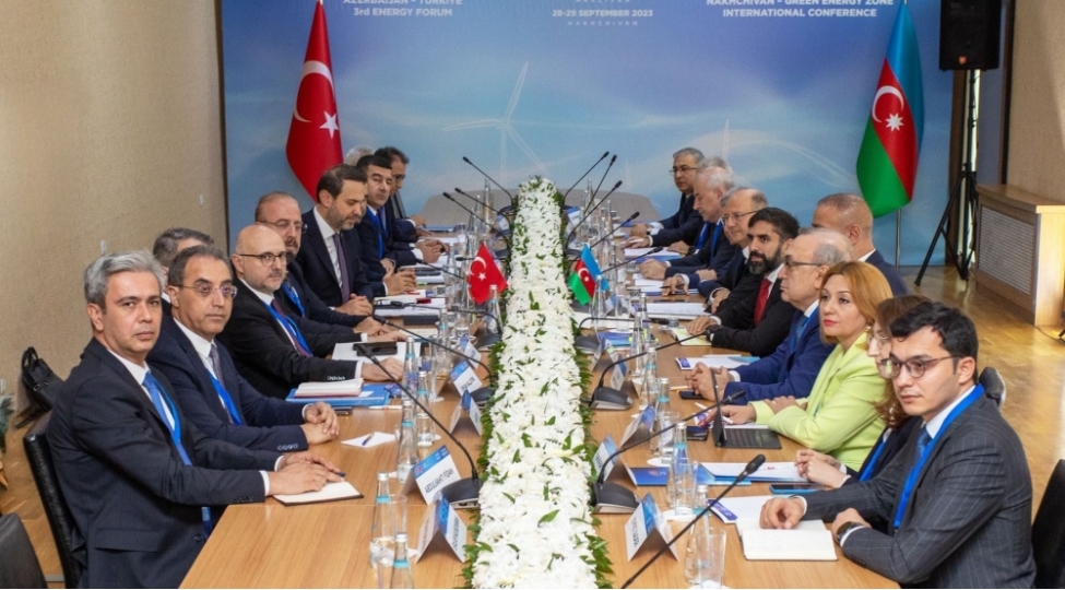 azerbaycan-turkiye-enerji-emekdashligi-muzakire-edilib