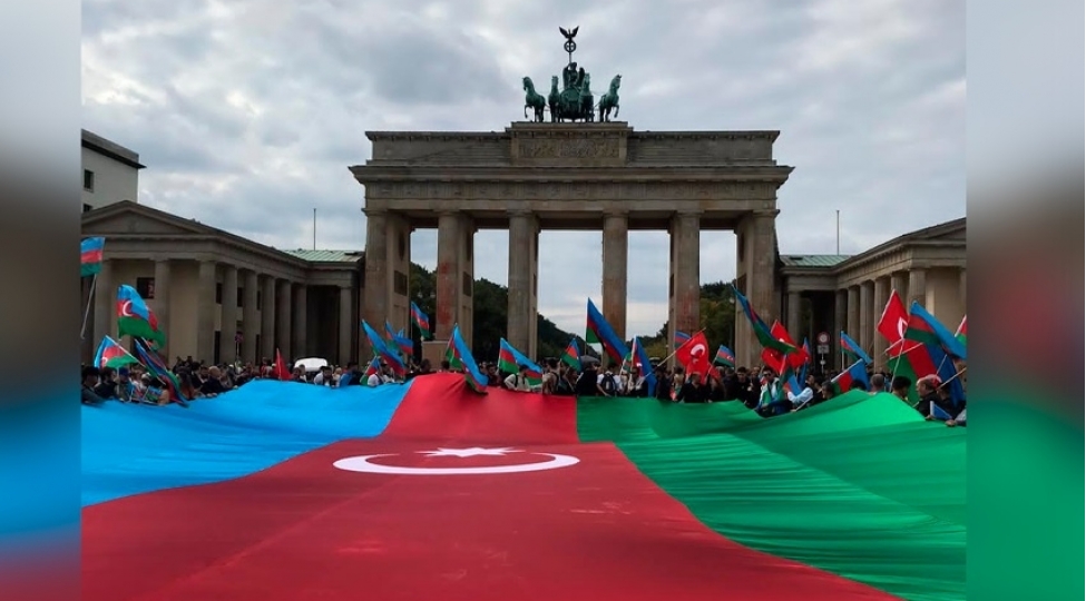 almaniyada-yashayan-soydashlarimiz-azerbaycana-qarshi-yanlish-informasiya-hucumu-eleyhine-aksiya-kechirirler