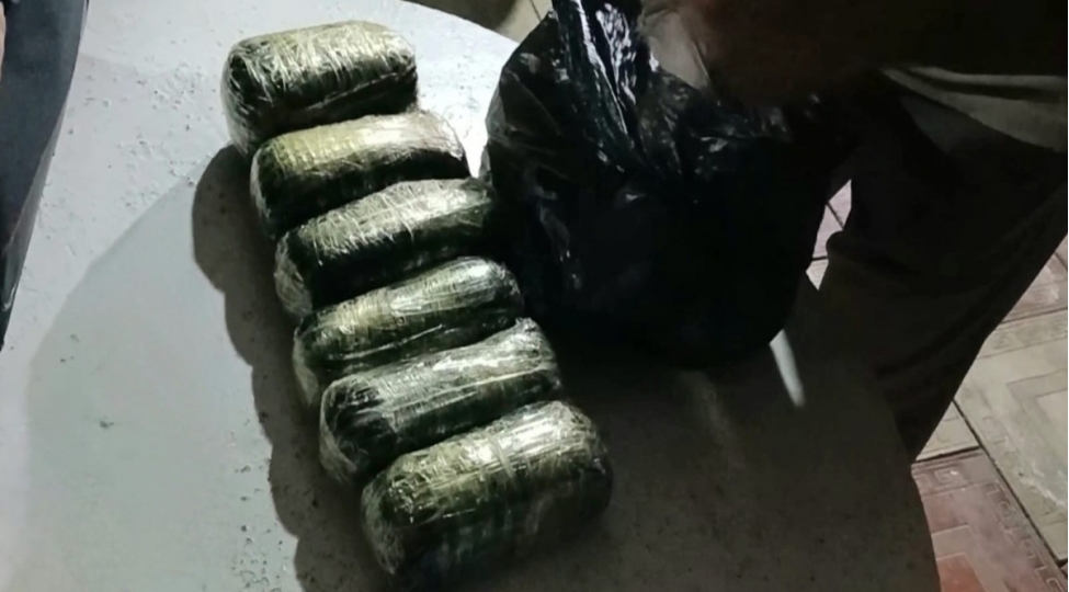 lenkeran-sakininin-evinden-8-kiloqram-heroin-ashkarlanib