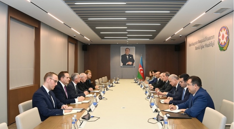 ceyhun-bayramov-britaniya-sefiri-ile-qarabagin-butun-sakinlerinin-huquqlarinin-mudafiesini-muzakire-edilib