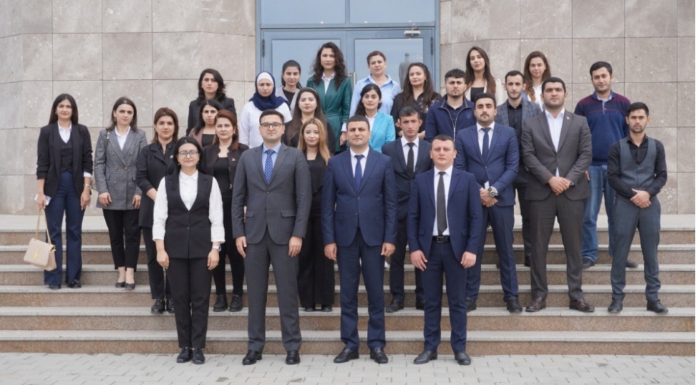 genc-partiya-feallari-heyder-eliyev-merkezini-ziyaret-edibler-foto-16