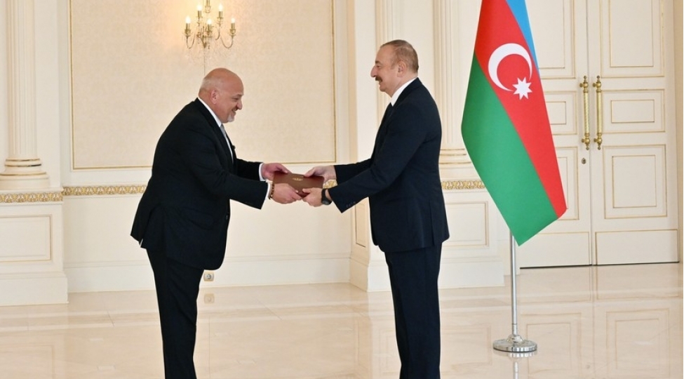 ilham-eliyev-iordaniyanin-olkemizde-yeni-teyin-olunmush-sefirinin-etimadnamesini-qebul-edib-foto