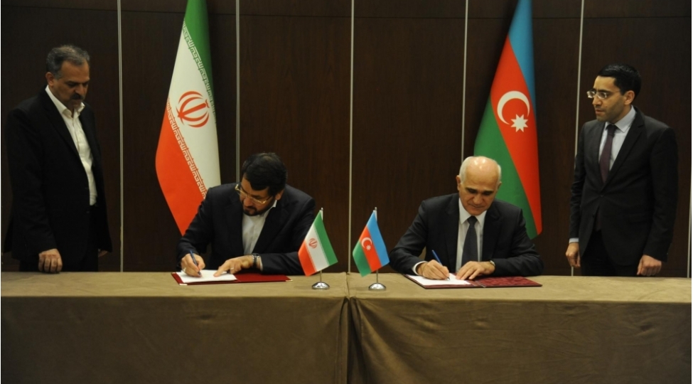azerbaycanla-iran-arasinda-bir-sira-senedler-imzalanib