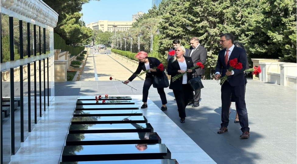 gurcustan-parlamentinin-bash-katibi-azerbaycana-sefer-edib