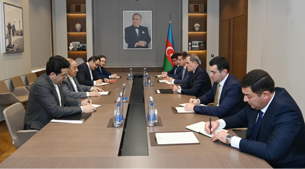 ceyhun-bayramov-iran-xarici-ishler-nazirinin-muavini-ile-gorushub