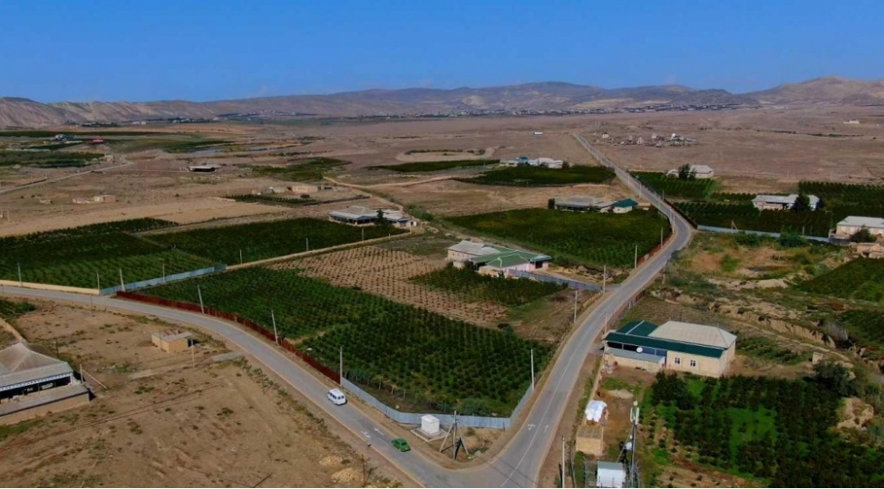 haciqabulda-8-kendi-birleshdiren-yol-yeniden-qurulub-video