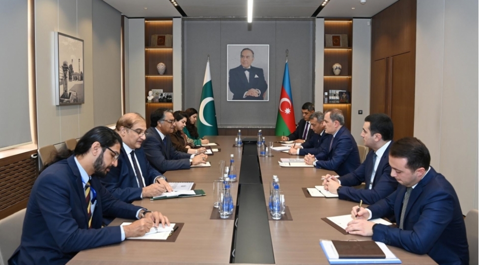 ceyhun-bayramov-pakistanli-hemkarini-bolgedeki-veziyyet-barede-melumatlandirib-foto