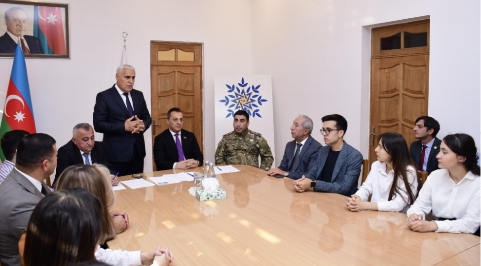 xxi-esrin-mohteshem-20-ili-foto