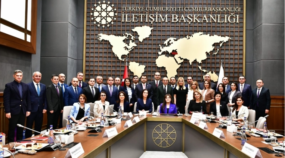 prezident-administrasiyasi-30-dovlet-qurumunun-ictimaiyyetle-elaqeler-sahesine-mesul-emekdashlarinin-turkiyeye-seferini-teshkil-edib-foto
