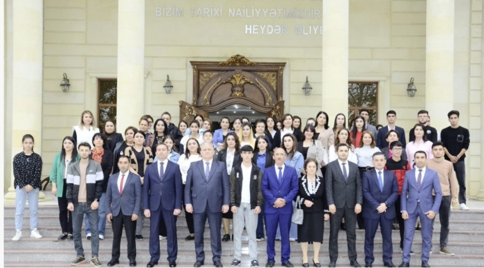 genc-partiya-feallari-heyder-eliyev-merkezini-ziyaret-edibler-foto-20