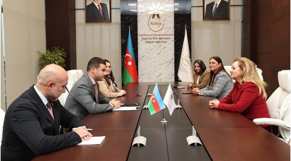 shimali-kipr-prezidentinin-xanimi-baki-kob-evini-ziyaret-edib