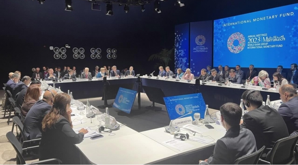 azerbaycan-wb-ve-imf-le-maliyye-sabitliyini-muzakire-edib-foto