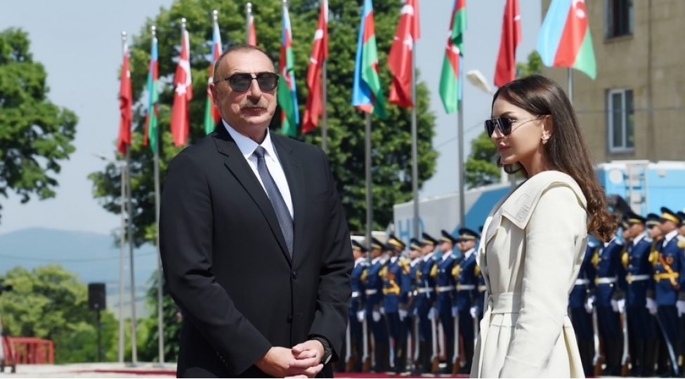 milli-meclis-prezident-ve-birinci-xanima-musteqilliyin-berpasi-gunu-munasibetile-tebrik-mektubu-unvanlayib