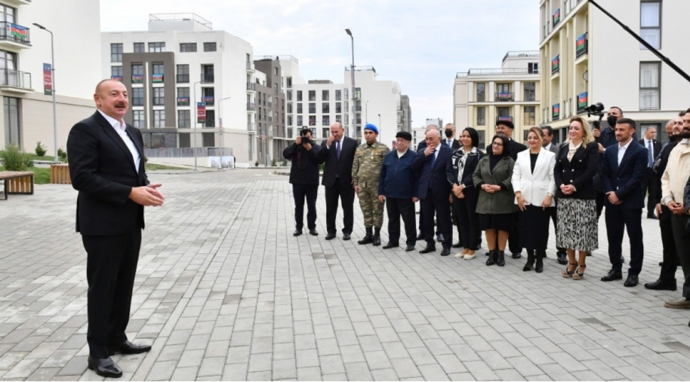 dovlet-bashchisi-ordu-xerclerine-yene-de-vesait-ayirmaliyiq-chunki-yumruq-daim-yerinde-olmalidir
