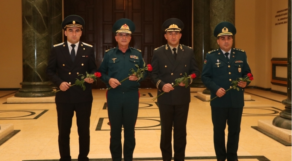herbi-prokurorluq-dovlet-serhed-xidmeti-ile-birlikde-ulu-onderin-100-illik-yubileyi-ile-bagli-tedbir-kechirib-foto