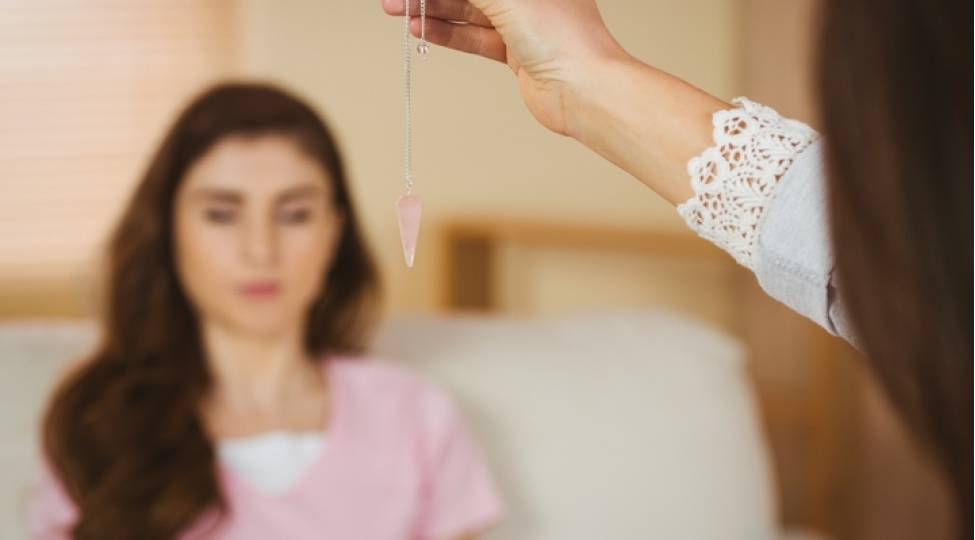 hipnozla-hansi-xestelikleri-mualice-etmek-olar