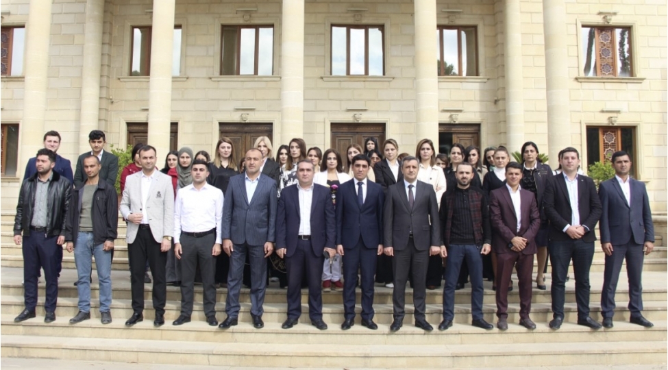 genc-partiya-feallari-heyder-eliyev-merkezini-ziyaret-edibler-foto-23