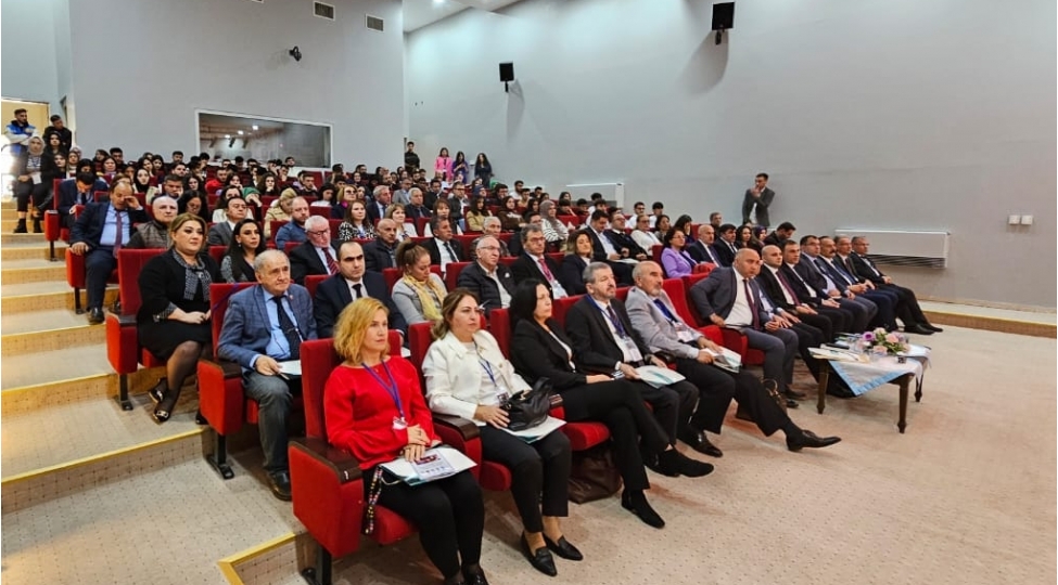qarsda-umummilli-lider-heyder-eliyevin-100-illik-yubileyine-hesr-olunmush-beynelxalq-konfrans-kechirilib-foto